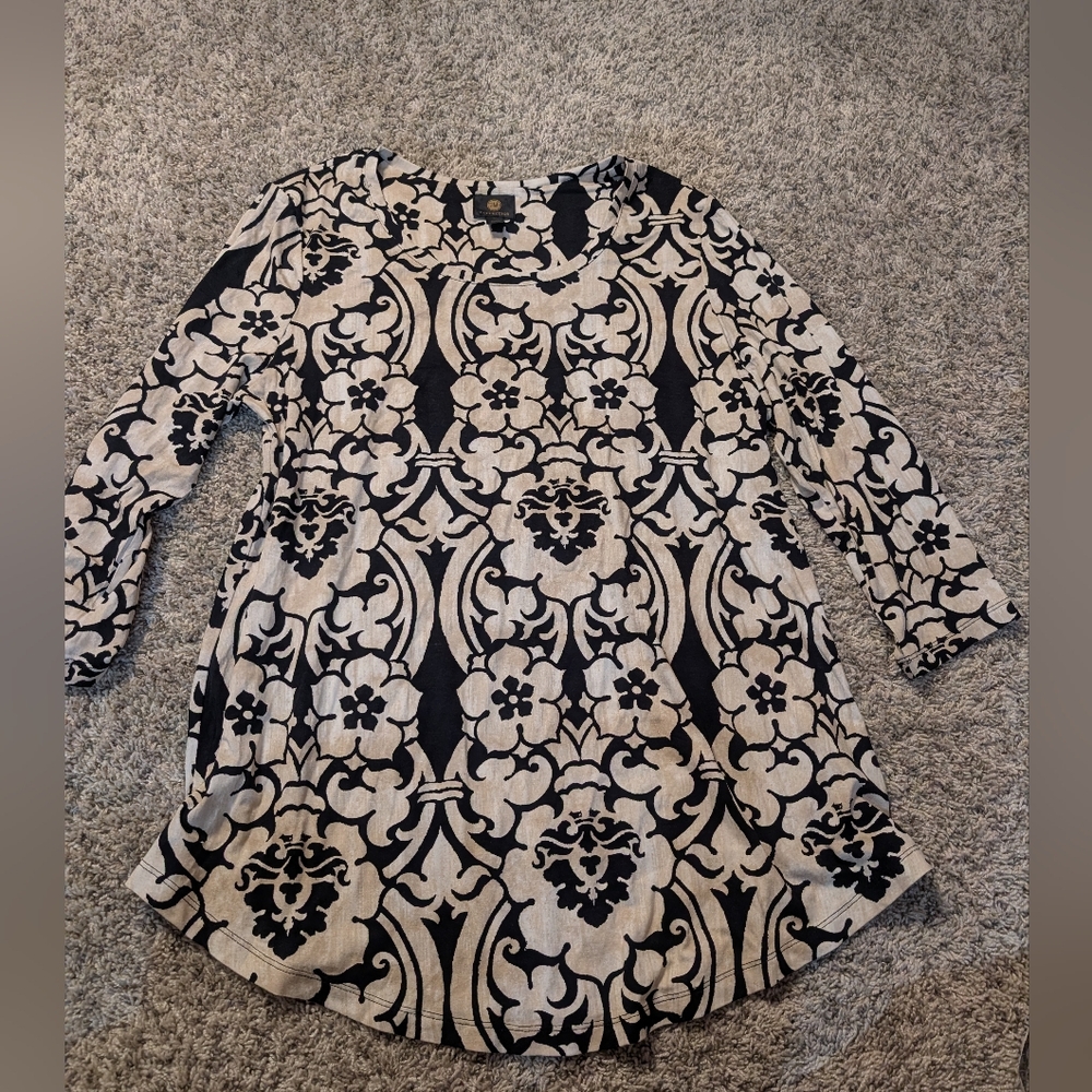Women's Blouse - Picture 4 of 7